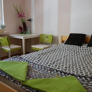 Проживание в семье Lama Rooms 