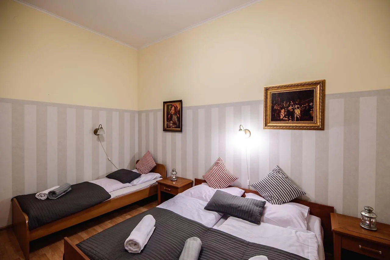 Golden Lion Guest Rooms Szewska 19 Cracovia Apartahotel