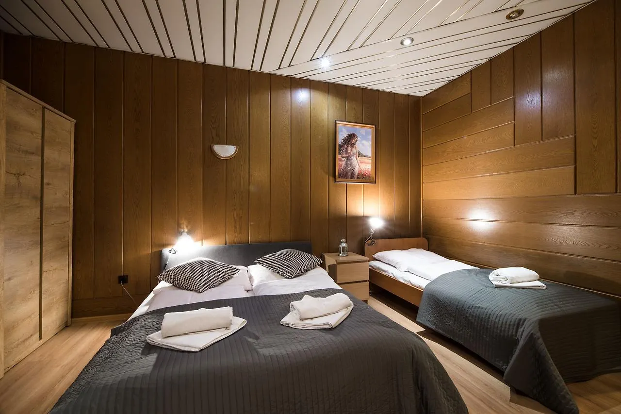 Golden Lion Guest Rooms Szewska 19 Cracovia Apartahotel