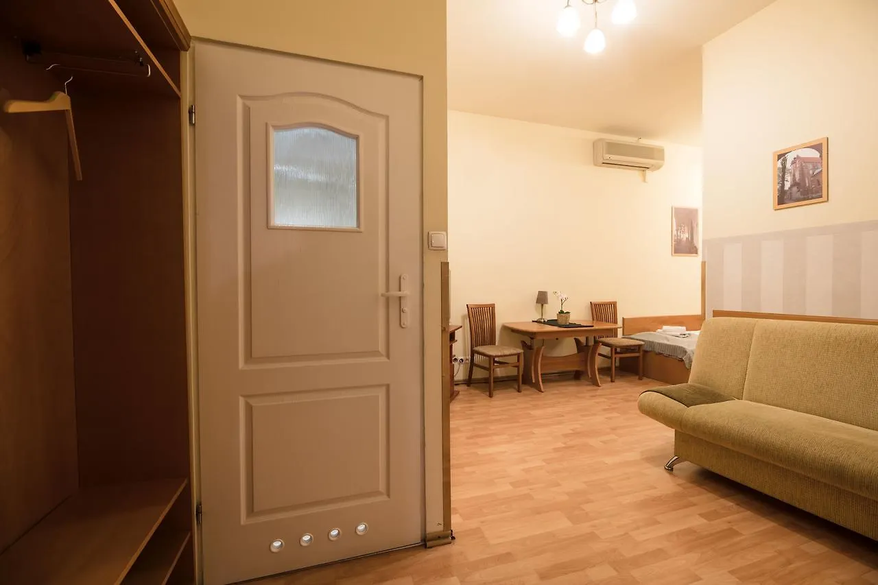 Golden Lion Guest Rooms Szewska 19 Cracovia 3*,