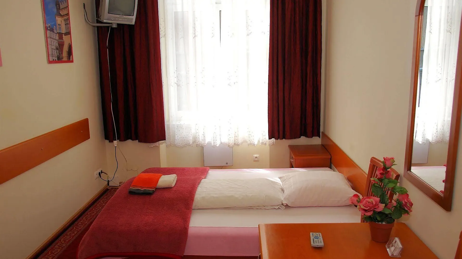 Golden Lion Guest Rooms Szewska 19 Cracovia 3*,  Polonia